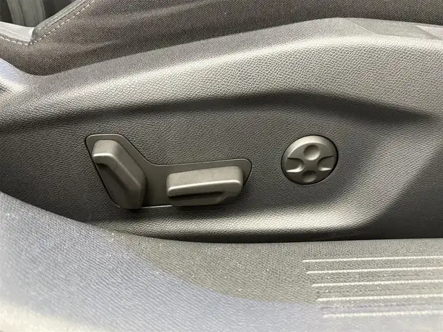プジョー ３０８ GT ブルーHDi 岡山県 2022(令4)年 3.4万km 緑 エレクトリックパーキングブレーキ/フロント＆バックソナー/360ビジョン/アクティブセーフブレーキ/アクティブクルーズコントロール/レーンキープアシスト/トラフィックサインインフォメーション/LEDヘッドライト/コネクテッドナビゲーション/AppleCarPlay/ETC/ハーフレザーシート/シートヒーター/D席メモリー付パワーシート/D/N電動ランバーサポート/アンビエントライト/ドライブレコーダー前後