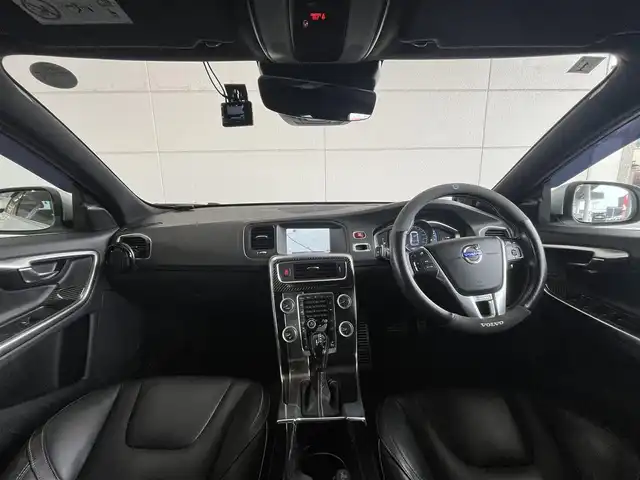 ボルボ Ｖ６０ ラグジュアリー エディション 山形県 2015(平27)年 7.2万km アイスホワイト 特別仕様車/純正HDDナビ/・CD/フルセグTV/Bluetooth/・AUX/USB/衝突警告/レーン逸脱警告/ブラインドスポットモニター/前後ドライブレコーダー /アダプティブクルーズコントロール/ETC/純正18インチAWサマータイヤ装着/サマータイヤAW車載/レーダー感知/パワーシートD/N席/シートヒーターD/N席
