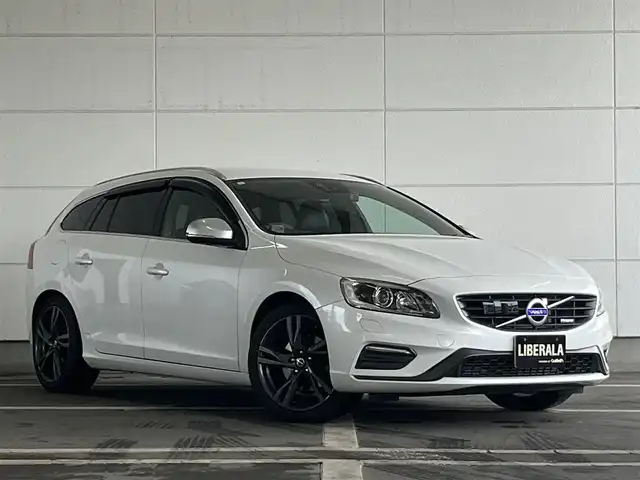 ボルボ Ｖ６０ ラグジュアリー エディション 山形県 2015(平27)年 7.2万km アイスホワイト 特別仕様車/純正HDDナビ/・CD/フルセグTV/Bluetooth/・AUX/USB/衝突警告/レーン逸脱警告/ブラインドスポットモニター/前後ドライブレコーダー /アダプティブクルーズコントロール/ETC/純正18インチAWサマータイヤ装着/サマータイヤAW車載/レーダー感知/パワーシートD/N席/シートヒーターD/N席