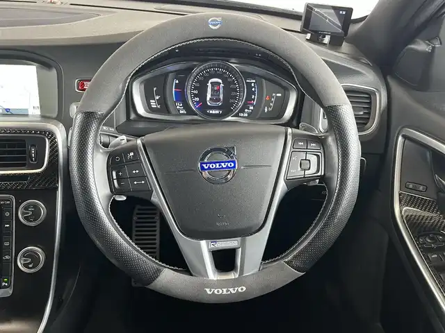 ボルボ Ｖ６０ ラグジュアリー エディション 山形県 2015(平27)年 7.2万km アイスホワイト 特別仕様車/純正HDDナビ/・CD/フルセグTV/Bluetooth/・AUX/USB/衝突警告/レーン逸脱警告/ブラインドスポットモニター/前後ドライブレコーダー /アダプティブクルーズコントロール/ETC/純正18インチAWサマータイヤ装着/サマータイヤAW車載/レーダー感知/パワーシートD/N席/シートヒーターD/N席