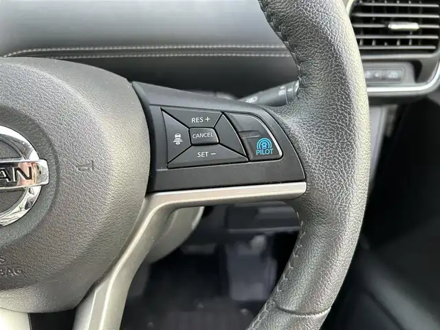 日産 セレナ ハイウェイスターVセレクションⅡ 栃木県 2019(平31)年 4.5万km ブリリアントホワイトパール インテリジェントエマージェンシーブレーキ/プロパイロット/フリップダウンモニター/社外8インチナビ/フルセグTV/DVD/Bluetooth/USB/アラウンドビューモニター/ビルトインETC/前後ドライブレコーダー/両側ハンズフリーパワースライドドア/アダプティブクルーズコントロール/プッシュスタート/ステアリングリモコン/LEDオートライト/LEDフォグランプ/純正16インチAW/ドアバイザー/アイドリングストップ/横滑り防止装置
