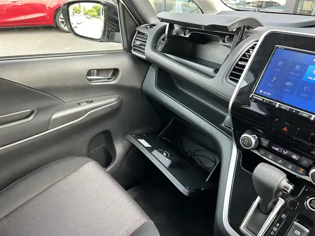 日産 セレナ ハイウェイスターVセレクションⅡ 栃木県 2019(平31)年 4.5万km ブリリアントホワイトパール インテリジェントエマージェンシーブレーキ/プロパイロット/フリップダウンモニター/社外8インチナビ/フルセグTV/DVD/Bluetooth/USB/アラウンドビューモニター/ビルトインETC/前後ドライブレコーダー/両側ハンズフリーパワースライドドア/アダプティブクルーズコントロール/プッシュスタート/ステアリングリモコン/LEDオートライト/LEDフォグランプ/純正16インチAW/ドアバイザー/アイドリングストップ/横滑り防止装置
