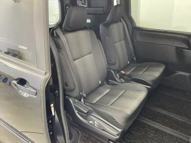 トヨタ ヴォクシー ハイブリッド ZS 新潟県 2019(令1)年 3.7万km ブラッキッシュアゲハガラスフレーク 純正9インチナビ/CD DVD BT フルセグTV/バックカメラ/片側パワースライドドア/ETC/クルーズコントロール/シートヒーター/トヨタセーフティセンス/PCS/LKA/オートハイビーム/LEDヘッドライト