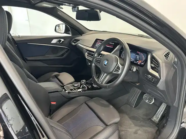 ＢＭＷ １１８ｉ Mスポーツ 愛知県 2020(令2)年 3.8万km 黒 HDDナビ/バックカメラ/アイドリングストップ/アクティブクルーズコントロール/ドアバイザー/プッシュスタート/パワーバックドア/ETC/ハーフレザーシート/社外TVチューナー/前後ドライブレコーダー