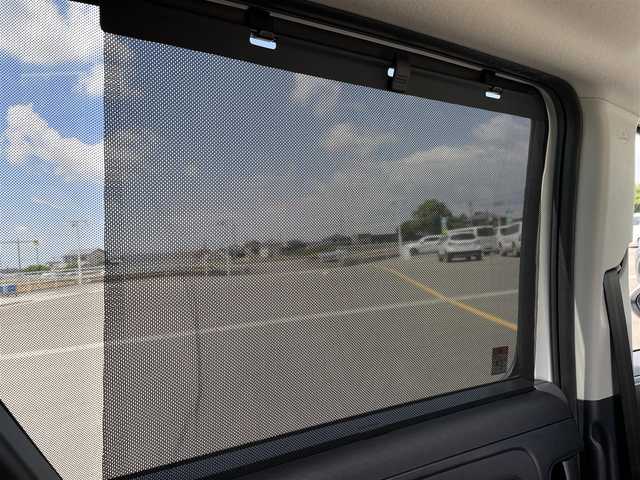トヨタ シエンタ ハイブリッド Z 佐賀県 2022(令4)年 1.2万km ホワイトパールクリスタルシャイン 純正10.5インチディスプレイ/・AM/FM/USB/Bluetooth/パノラミックビューモニター/アドバンストパーク/ビルトインETC/１００V電源/両側パワースライドドア/ISOFIX対応/天井サーキュレーター/後席用サイドサンシェード/革巻きステアリング/ステアリングリモコン/純正LEDヘッドライト/オートマチックハイビーム/純正フロアマット/新車時保証書/トヨタセーフティセンス/・レーダークルーズコントロール/・プリクラッシュセーフティ/・レーンディパーチャーアラート/・ブラインドスポットモニター/・クリアランスソナー/・プロアクティブドライビングアシスト/・リヤクロストラフィックアラート/・リヤカメラディテクション/・ロードサインアシスト