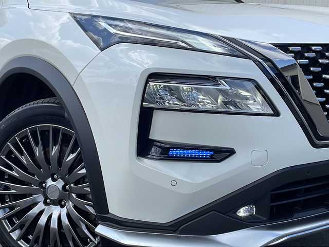 日産 エクストレイル オーテック e－4ORCE 道北・旭川 2022(令4)年 2.9万km ブリリアントホワイトパール ・４ＷＤ/・禁煙車/・１５００Ｗコンセント/・純正１２インチワイドナビテレビ/・全方位カメラ/・黒革シート/・全席シートヒーター////プロパイロット////　・レーダークルーズ/　・ハンドル、側方、後側方、緊急支援/　・標識認識/　・ふらつき警報/　・オートハイビーム/　・デジタルインナーミラー/・ステリングリモコン/・ステアリングヒーター/・オーテック２０インチアルミ/・パワーバックドア/・ハンズフリーバックドア/・Ｄ席メモリーシート/・新車時保証書、取説/・スペアキー×１/・ＥＴＣ2.0