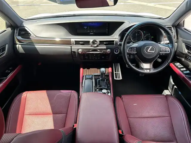レクサス ＧＳ 300h Fスポーツ 和歌山県 2018(平30)年 8万km ホワイトノーヴァガラスフレーク 後期型モデル/メーカーナビ/バックカメラ/革巻きステアリング/ステアリングスイッチ/ステアリングヒーター/赤レザーシート/メモリーパワーシート/シートヒーター/ベンチレーション/レクサスセーフティセンス/三眼LEDヘッドライト/レーダークルーズコントロール/レーンキープアシスト/ETC