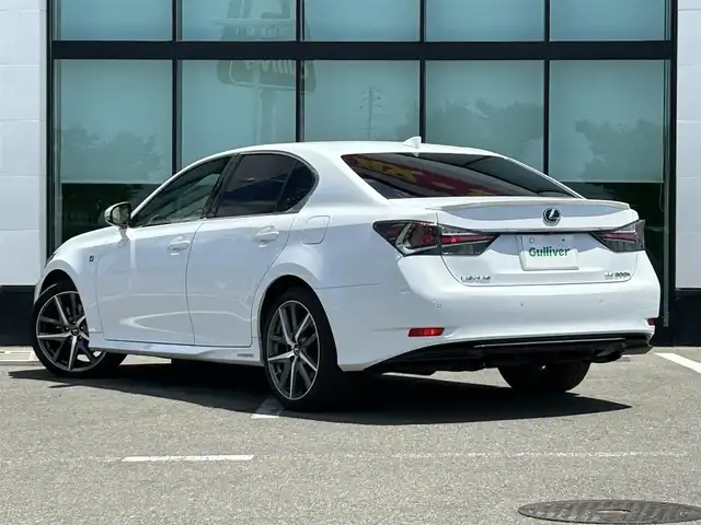 レクサス ＧＳ 300h Fスポーツ 和歌山県 2018(平30)年 8万km ホワイトノーヴァガラスフレーク 後期型モデル/メーカーナビ/バックカメラ/革巻きステアリング/ステアリングスイッチ/ステアリングヒーター/赤レザーシート/メモリーパワーシート/シートヒーター/ベンチレーション/レクサスセーフティセンス/三眼LEDヘッドライト/レーダークルーズコントロール/レーンキープアシスト/ETC
