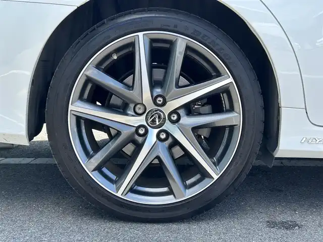 レクサス ＧＳ 300h Fスポーツ 和歌山県 2018(平30)年 8万km ホワイトノーヴァガラスフレーク 後期型モデル/メーカーナビ/バックカメラ/革巻きステアリング/ステアリングスイッチ/ステアリングヒーター/赤レザーシート/メモリーパワーシート/シートヒーター/ベンチレーション/レクサスセーフティセンス/三眼LEDヘッドライト/レーダークルーズコントロール/レーンキープアシスト/ETC