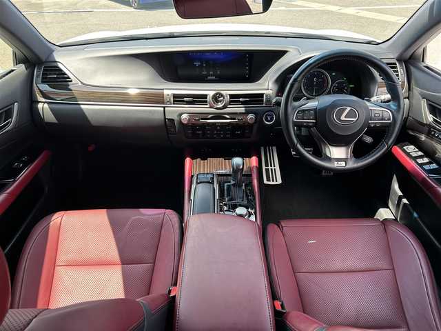 レクサス ＧＳ 300h Fスポーツ 和歌山県 2018(平30)年 8万km ホワイトノーヴァガラスフレーク 後期型モデル/メーカーナビ/バックカメラ/革巻きステアリング/ステアリングスイッチ/ステアリングヒーター/赤レザーシート/メモリーパワーシート/シートヒーター/ベンチレーション/レクサスセーフティセンス/三眼LEDヘッドライト/レーダークルーズコントロール/レーンキープアシスト/ETC