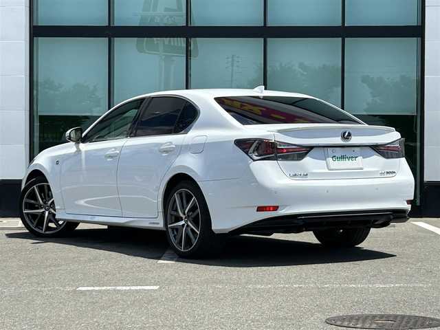 レクサス ＧＳ 300h Fスポーツ 和歌山県 2018(平30)年 8万km ホワイトノーヴァガラスフレーク 後期型モデル/メーカーナビ/バックカメラ/革巻きステアリング/ステアリングスイッチ/ステアリングヒーター/赤レザーシート/メモリーパワーシート/シートヒーター/ベンチレーション/レクサスセーフティセンス/三眼LEDヘッドライト/レーダークルーズコントロール/レーンキープアシスト/ETC