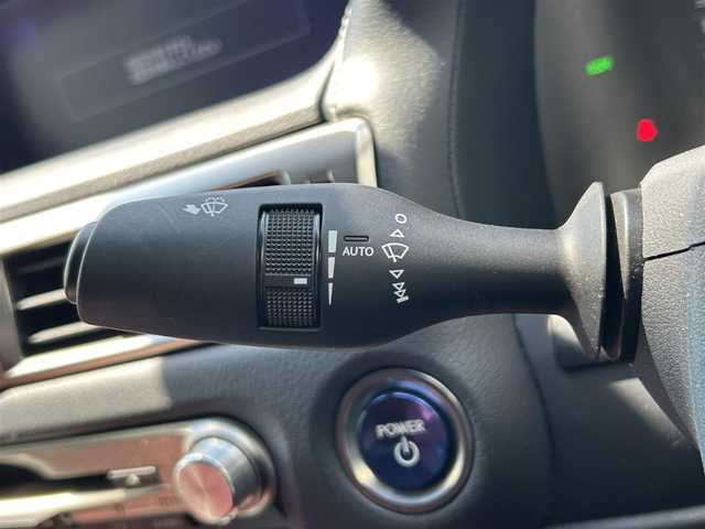 レクサス ＧＳ 300h Fスポーツ 和歌山県 2018(平30)年 8万km ホワイトノーヴァガラスフレーク 後期型モデル/メーカーナビ/バックカメラ/革巻きステアリング/ステアリングスイッチ/ステアリングヒーター/赤レザーシート/メモリーパワーシート/シートヒーター/ベンチレーション/レクサスセーフティセンス/三眼LEDヘッドライト/レーダークルーズコントロール/レーンキープアシスト/ETC