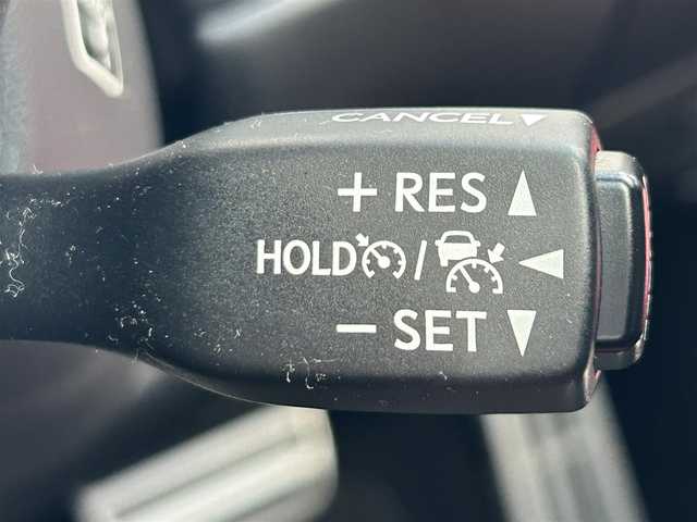 レクサス ＧＳ 300h Fスポーツ 和歌山県 2018(平30)年 8万km ホワイトノーヴァガラスフレーク 後期型モデル/メーカーナビ/バックカメラ/革巻きステアリング/ステアリングスイッチ/ステアリングヒーター/赤レザーシート/メモリーパワーシート/シートヒーター/ベンチレーション/レクサスセーフティセンス/三眼LEDヘッドライト/レーダークルーズコントロール/レーンキープアシスト/ETC