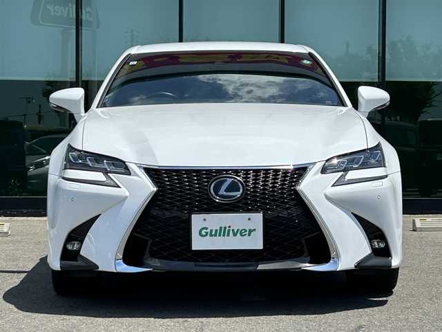 レクサス ＧＳ 300h Fスポーツ 和歌山県 2018(平30)年 8万km ホワイトノーヴァガラスフレーク 後期型モデル/メーカーナビ/バックカメラ/革巻きステアリング/ステアリングスイッチ/ステアリングヒーター/赤レザーシート/メモリーパワーシート/シートヒーター/ベンチレーション/レクサスセーフティセンス/三眼LEDヘッドライト/レーダークルーズコントロール/レーンキープアシスト/ETC