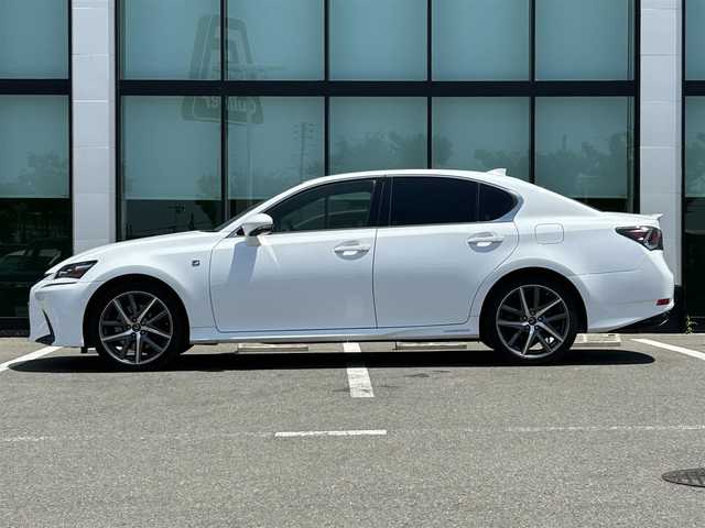レクサス ＧＳ 300h Fスポーツ 和歌山県 2018(平30)年 8万km ホワイトノーヴァガラスフレーク 後期型モデル/メーカーナビ/バックカメラ/革巻きステアリング/ステアリングスイッチ/ステアリングヒーター/赤レザーシート/メモリーパワーシート/シートヒーター/ベンチレーション/レクサスセーフティセンス/三眼LEDヘッドライト/レーダークルーズコントロール/レーンキープアシスト/ETC