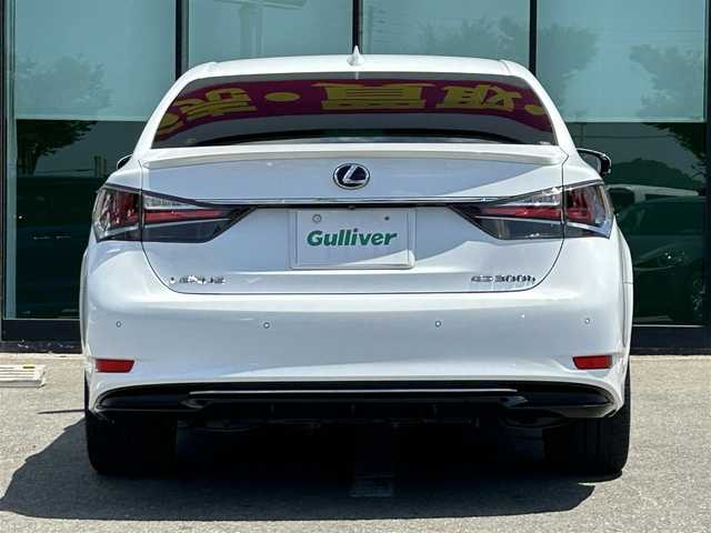 レクサス ＧＳ 300h Fスポーツ 和歌山県 2018(平30)年 8万km ホワイトノーヴァガラスフレーク 後期型モデル/メーカーナビ/バックカメラ/革巻きステアリング/ステアリングスイッチ/ステアリングヒーター/赤レザーシート/メモリーパワーシート/シートヒーター/ベンチレーション/レクサスセーフティセンス/三眼LEDヘッドライト/レーダークルーズコントロール/レーンキープアシスト/ETC
