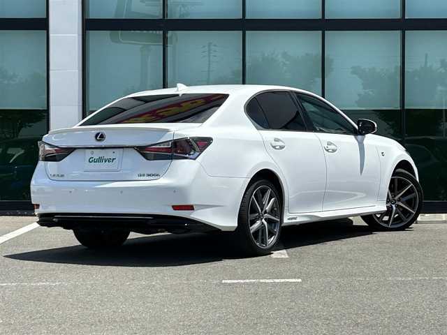 レクサス ＧＳ 300h Fスポーツ 和歌山県 2018(平30)年 8万km ホワイトノーヴァガラスフレーク 後期型モデル/メーカーナビ/バックカメラ/革巻きステアリング/ステアリングスイッチ/ステアリングヒーター/赤レザーシート/メモリーパワーシート/シートヒーター/ベンチレーション/レクサスセーフティセンス/三眼LEDヘッドライト/レーダークルーズコントロール/レーンキープアシスト/ETC