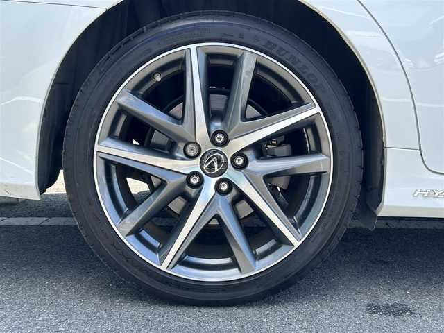 レクサス ＧＳ 300h Fスポーツ 和歌山県 2018(平30)年 8万km ホワイトノーヴァガラスフレーク 後期型モデル/メーカーナビ/バックカメラ/革巻きステアリング/ステアリングスイッチ/ステアリングヒーター/赤レザーシート/メモリーパワーシート/シートヒーター/ベンチレーション/レクサスセーフティセンス/三眼LEDヘッドライト/レーダークルーズコントロール/レーンキープアシスト/ETC