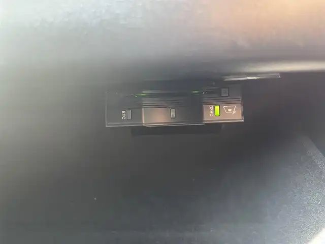 ジャガー Ｆ-ＴＹＰＥ R ダイナミック クーペ 福岡県 2019(令1)年 3.5万km フジホワイト 純正メモリーナビ/AppleCarPlay/USB/Bluetooth/フルセグTV/MERIDIANサウンド/前後ドラレコ/ガラスルーフ/クルーズコントロール/黒革シート/パワーシート/シートヒーター/シートエアコン/ステアリングヒーター/スマートキー/LEDヘッドライト/パワーテールゲート/可動式リアスポイラー