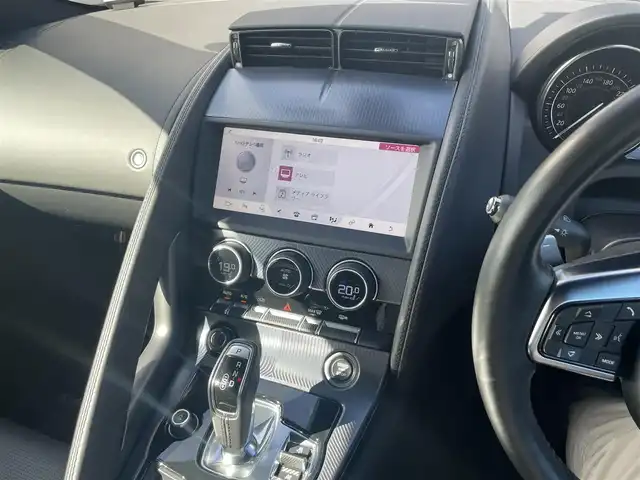 ジャガー Ｆ-ＴＹＰＥ R ダイナミック クーペ 福岡県 2019(令1)年 3.5万km フジホワイト 純正メモリーナビ/AppleCarPlay/USB/Bluetooth/フルセグTV/MERIDIANサウンド/前後ドラレコ/ガラスルーフ/クルーズコントロール/黒革シート/パワーシート/シートヒーター/シートエアコン/ステアリングヒーター/スマートキー/LEDヘッドライト/パワーテールゲート/可動式リアスポイラー