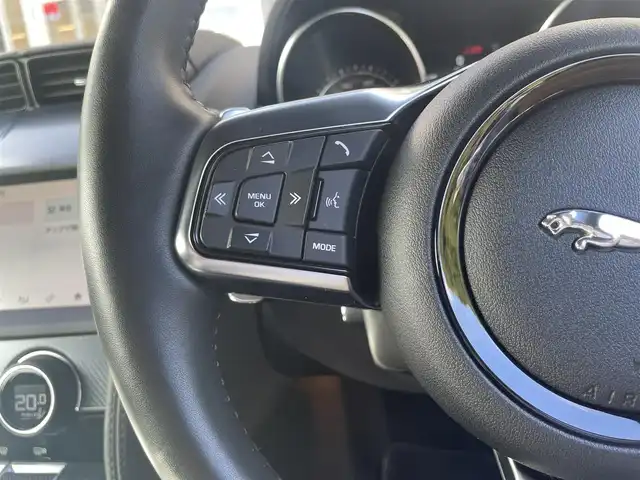 ジャガー Ｆ-ＴＹＰＥ R ダイナミック クーペ 福岡県 2019(令1)年 3.5万km フジホワイト 純正メモリーナビ/AppleCarPlay/USB/Bluetooth/フルセグTV/MERIDIANサウンド/前後ドラレコ/ガラスルーフ/クルーズコントロール/黒革シート/パワーシート/シートヒーター/シートエアコン/ステアリングヒーター/スマートキー/LEDヘッドライト/パワーテールゲート/可動式リアスポイラー