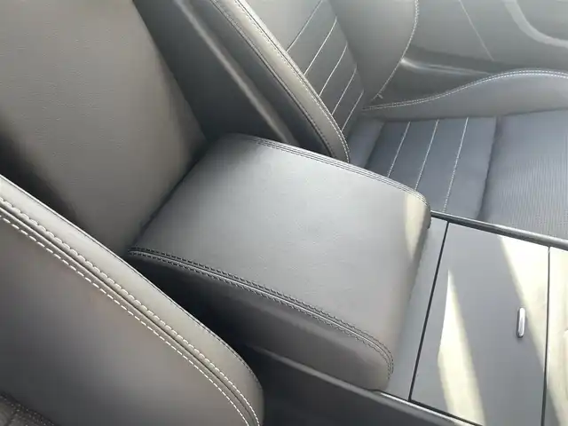 ジャガー Ｆ-ＴＹＰＥ R ダイナミック クーペ 福岡県 2019(令1)年 3.5万km フジホワイト 純正メモリーナビ/AppleCarPlay/USB/Bluetooth/フルセグTV/MERIDIANサウンド/前後ドラレコ/ガラスルーフ/クルーズコントロール/黒革シート/パワーシート/シートヒーター/シートエアコン/ステアリングヒーター/スマートキー/LEDヘッドライト/パワーテールゲート/可動式リアスポイラー