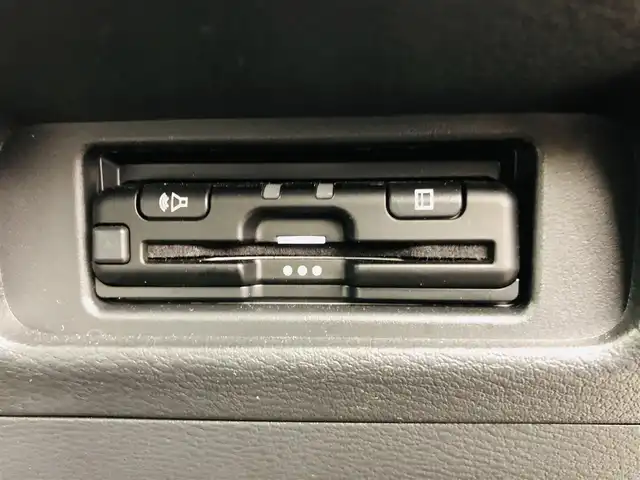 三菱 デリカミニ T プレミアム 愛知県 2023(令5)年 1.8万km 緑 ４ＷＤ/e-assist/・衝突軽減/・踏み間違え/・ロードサイン/・先行発進警告装置/・レーンディパラーチャー/・アダプティブクルーズコントロール/純正ディスプレイオーディオ/・Bluetooth/・Applecarplay/・androidauto/・HDMI/シートヒーター/両側パワースライド/パドルシフト/デジタルインナーミラー/ステアリングヒーター/前後ドライブレコーダー/LANDFOOTアルミホイール/マットガード