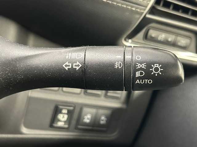 日産 セレナ ハイウェイスター 静岡県 2016(平28)年 10.4万km シャイニングブルー (株)IDOMが運営する【じしゃロン浜松店】の自社ローン専用車両になりますこちらは現金またはオートローンご利用時の価格です。自社ローンご希望の方は別途その旨お申付け下さい/純正ナビ(MM515D-L)/Bluetooth/CD/DVD/Blu-ray/SD/USB/フルセグ/フリップダウンモニター/両側パワースライドドア/クルーズコントロール/衝突被害軽減システム/全方位バックカメラ/ＬＥＤヘッドライト/３列シート/ＥＴＣ/横滑り防止装置/盗難防止装置