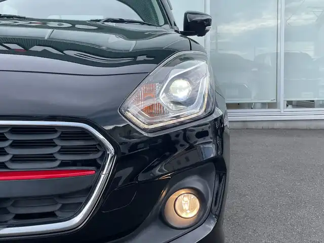 スズキ スイフト HYBRID RS 神奈川県 2020(令2)年 1.2万km スーパーブラックパール 純正８型ナビ/ワンセグ/Bluetooth/CD/DVD/USB/全周囲カメラ　/レーダークルーズコントロール　/シートヒーター　/コーナーセンサー　/ビルドインETC　/ドライブレコーダー　/LEDヘッドライト　/オートライト　/純正フロアマット　/純正アルミホイール/ドアバイザー/ABS/横滑り防止装置/衝突被害軽減システム/盗難防止装置/レーンキープアシスト