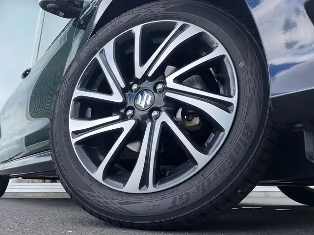 スズキ スイフト HYBRID RS 神奈川県 2020(令2)年 1.2万km スーパーブラックパール 純正８型ナビ/ワンセグ/Bluetooth/CD/DVD/USB/全周囲カメラ　/レーダークルーズコントロール　/シートヒーター　/コーナーセンサー　/ビルドインETC　/ドライブレコーダー　/LEDヘッドライト　/オートライト　/純正フロアマット　/純正アルミホイール/ドアバイザー/ABS/横滑り防止装置/衝突被害軽減システム/盗難防止装置/レーンキープアシスト