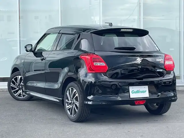 スズキ スイフト HYBRID RS 神奈川県 2020(令2)年 1.2万km スーパーブラックパール 純正８型ナビ/ワンセグ/Bluetooth/CD/DVD/USB/全周囲カメラ　/レーダークルーズコントロール　/シートヒーター　/コーナーセンサー　/ビルドインETC　/ドライブレコーダー　/LEDヘッドライト　/オートライト　/純正フロアマット　/純正アルミホイール/ドアバイザー/ABS/横滑り防止装置/衝突被害軽減システム/盗難防止装置/レーンキープアシスト