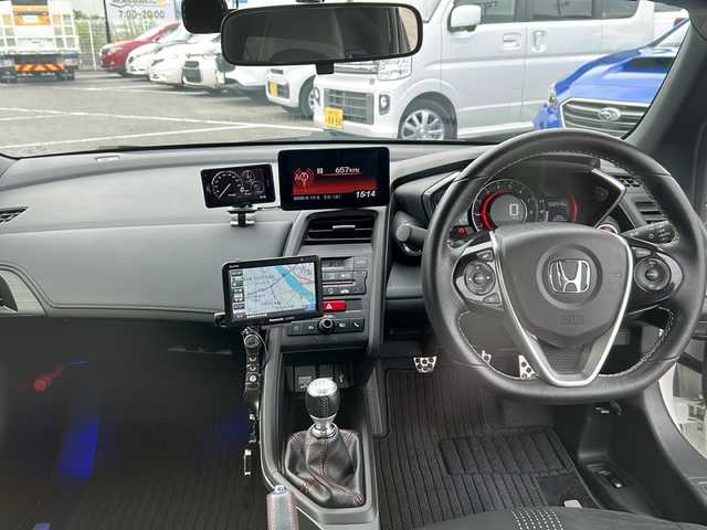 ホンダ Ｓ６６０ α 岐阜県 2016(平28)年 3.3万km プレミアムスターホワイトパール 登録時走行距離32482km/社外ポータブルナビ/６速ＭＴ/ハーフレザーシート/ドライブレコーダー/純正フロアマット/純正アルミホイール/ＵＳＢ/ＥＴＣ/ＨＤＭＩ/ＬＥＤヘッドライト/オートライト/電動格納ミラー/プッシュスタート/スマートキー/スペアキー/クルーズコントロール/オートエアコン/ABS/横滑り防止装置/エアバッグ