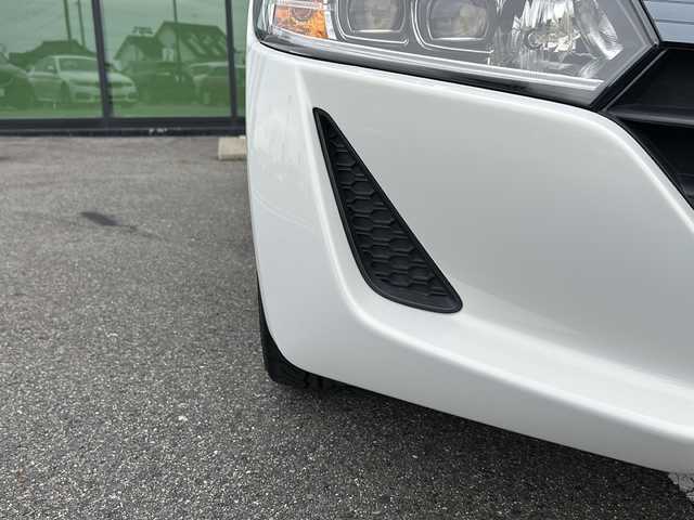 ホンダ Ｓ６６０ α 岐阜県 2016(平28)年 3.3万km プレミアムスターホワイトパール 登録時走行距離32482km/社外ポータブルナビ/６速ＭＴ/ハーフレザーシート/ドライブレコーダー/純正フロアマット/純正アルミホイール/ＵＳＢ/ＥＴＣ/ＨＤＭＩ/ＬＥＤヘッドライト/オートライト/電動格納ミラー/プッシュスタート/スマートキー/スペアキー/クルーズコントロール/オートエアコン/ABS/横滑り防止装置/エアバッグ