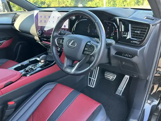 レクサス ＮＸ 350h Fスポーツ 熊本県 2023(令5)年 0.8万km グラファイトブラックガラスフレーク サンルーフ/セーフティシステムプラス/-ブラインドスポットモニター/-パーキングサポートブレーキ/ヘッドアップディスプレイ/三眼式LEDヘッドライト/純正ナビ/（Bluetooth/AppleCarPlay/AndroidAuto）/パノラミックビューモニター/電動リアゲート/レーダークルーズコントロール/革シート/シートヒーター/エアシート/純正20インチアルミホイール/USB/スマートキー/ETC2.0