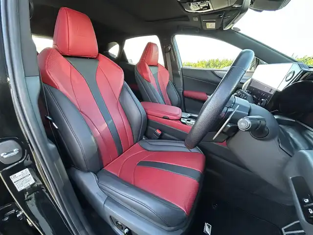 レクサス ＮＸ 350h Fスポーツ 熊本県 2023(令5)年 0.8万km グラファイトブラックガラスフレーク サンルーフ/セーフティシステムプラス/-ブラインドスポットモニター/-パーキングサポートブレーキ/ヘッドアップディスプレイ/三眼式LEDヘッドライト/純正ナビ/（Bluetooth/AppleCarPlay/AndroidAuto）/パノラミックビューモニター/電動リアゲート/レーダークルーズコントロール/革シート/シートヒーター/エアシート/純正20インチアルミホイール/USB/スマートキー/ETC2.0