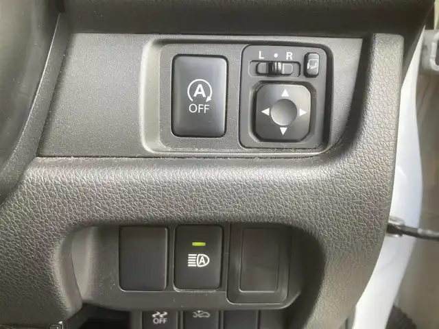 日産 デイズ ハイウェイスターG ターボ 埼玉県 2015(平27)年 9.8万km ホワイトパール (株)IDOMが運営する【じしゃロン鳩ヶ谷店】の自社ローン専用車両になりますこちらは現金またはオートローンご利用時の価格です。自社ローンご希望の方は別途その旨お申付け下さい/登録時97202km/純正SDナビ(品番:MC315D-W)/フルセグTV/全周囲カメラ/アイドリングストップ/プッシュスタート/ETC/スマートキー/スペアキー1本/フロントドライブレコーダー/純正フロアマット/純正15インチAW/横滑り防止システム/衝突被害軽減システム/オートハイビーム/オートライト/ベンチシート