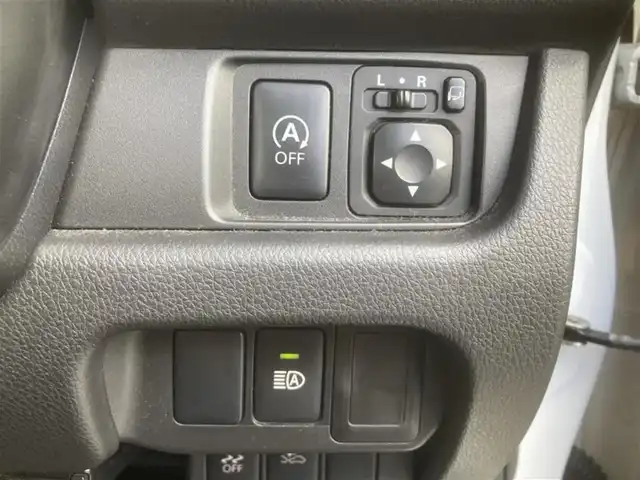 日産 デイズ ハイウェイスターG ターボ 埼玉県 2015(平27)年 9.8万km ホワイトパール (株)IDOMが運営する【じしゃロン鳩ヶ谷店】の自社ローン対象車両になります。こちらは現金ご利用時の価格です。自社ローンご希望の方は別途その旨お申付け下さい。/登録時97202km/純正SDナビ(品番:MC315D-W)/フルセグTV/全周囲カメラ/アイドリングストップ/プッシュスタート/ETC/スマートキー/スペアキー1本/フロントドライブレコーダー/純正フロアマット/純正15インチAW/横滑り防止システム/衝突被害軽減システム/オートハイビーム/オートライト/ベンチシート