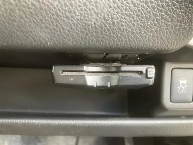 日産 デイズ ハイウェイスターG ターボ 埼玉県 2015(平27)年 9.8万km ホワイトパール (株)IDOMが運営する【じしゃロン鳩ヶ谷店】の自社ローン対象車両になります。こちらは現金ご利用時の価格です。自社ローンご希望の方は別途その旨お申付け下さい。/登録時97202km/純正SDナビ(品番:MC315D-W)/フルセグTV/全周囲カメラ/アイドリングストップ/プッシュスタート/ETC/スマートキー/スペアキー1本/フロントドライブレコーダー/純正フロアマット/純正15インチAW/横滑り防止システム/衝突被害軽減システム/オートハイビーム/オートライト/ベンチシート