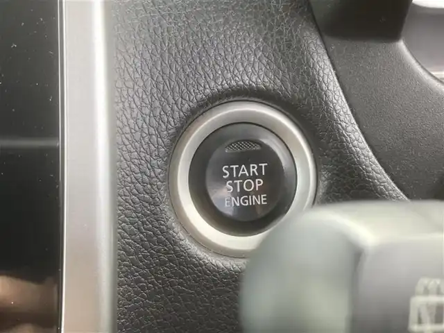 日産 デイズ ハイウェイスターG ターボ 埼玉県 2015(平27)年 9.8万km ホワイトパール (株)IDOMが運営する【じしゃロン鳩ヶ谷店】の自社ローン対象車両になります。こちらは現金ご利用時の価格です。自社ローンご希望の方は別途その旨お申付け下さい。/登録時97202km/純正SDナビ(品番:MC315D-W)/フルセグTV/全周囲カメラ/アイドリングストップ/プッシュスタート/ETC/スマートキー/スペアキー1本/フロントドライブレコーダー/純正フロアマット/純正15インチAW/横滑り防止システム/衝突被害軽減システム/オートハイビーム/オートライト/ベンチシート