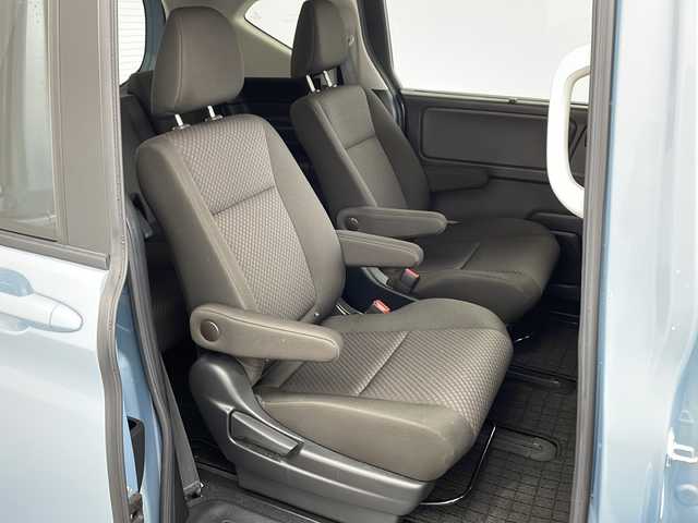 ホンダ フリード ハイブリット G ホンダセンシング 兵庫県 2020(令2)年 4.8万km シーグラスブルーパール ・純正ナビ/Bluetooth/CD/DVD/USB/・バックカメラ/・ホンダセンシング/・衝突軽減ブレーキ/・レーンディバーチャーアラート/・レーンキープアシスト/・レーダークルーズコントロール/・横滑り防止装置/・コーナーセンサー/・両側パワースライドドア/・ステアリングリモコン/・オートワイパー/・純正フロアマット/・シートヒーター/・ロールサンシェード/・LEDヘッドライト/・W＋サイドエアバッグ/・純正前方ドライブレコーダー/・ビルトインETC/・プッシュスタートボタン/・スマートキー/・スペアキー