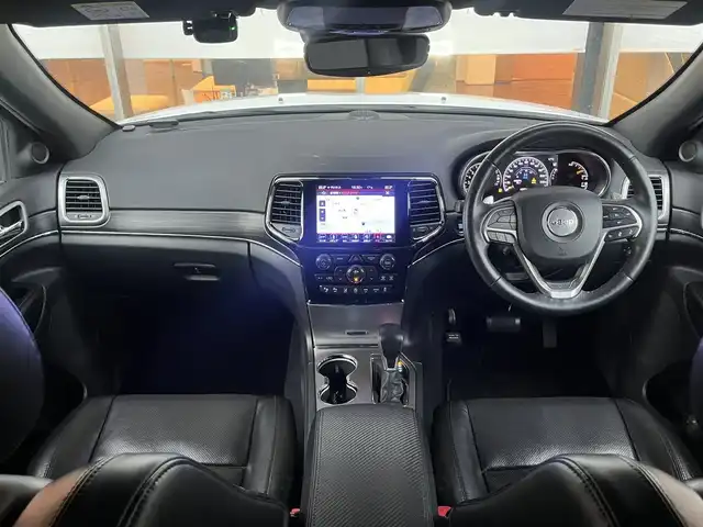 クライスラー・ジープ ジープ グランドチェロキー LTD 岐阜県 2019(令1)年 4.4万km 白 アダクティブクルーズコントロール　/ＬａｎｅＳｅｎｓｅ車線逸脱警報プラス　/リアビューカメラ　/電動パワーリフトゲート　/シートヒーター　/エアーシート　/パワーシート　/純正ナビ　/４ＷＤ