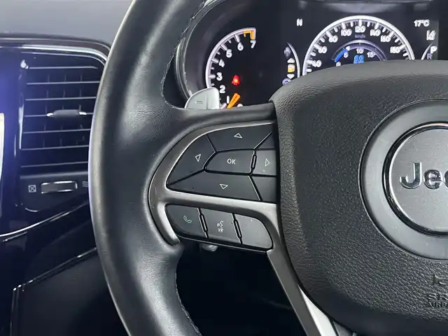 クライスラー・ジープ ジープ グランドチェロキー LTD 岐阜県 2019(令1)年 4.4万km 白 アダクティブクルーズコントロール　/ＬａｎｅＳｅｎｓｅ車線逸脱警報プラス　/リアビューカメラ　/電動パワーリフトゲート　/シートヒーター　/エアーシート　/パワーシート　/純正ナビ　/４ＷＤ