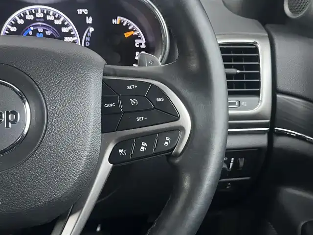 クライスラー・ジープ ジープ グランドチェロキー LTD 岐阜県 2019(令1)年 4.4万km 白 アダクティブクルーズコントロール　/ＬａｎｅＳｅｎｓｅ車線逸脱警報プラス　/リアビューカメラ　/電動パワーリフトゲート　/シートヒーター　/エアーシート　/パワーシート　/純正ナビ　/４ＷＤ