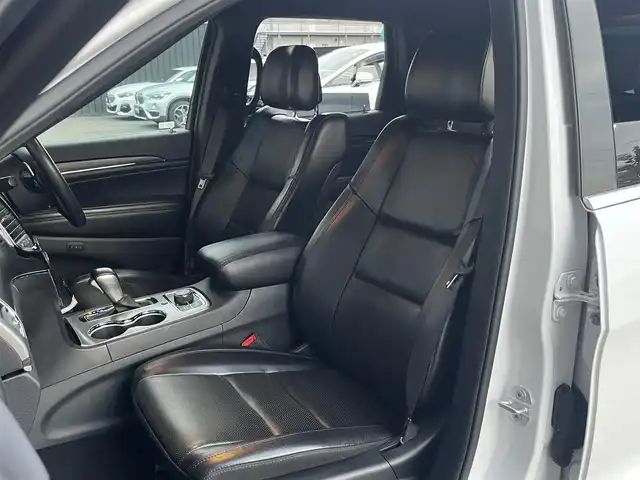 クライスラー・ジープ ジープ グランドチェロキー LTD 岐阜県 2019(令1)年 4.4万km 白 アダクティブクルーズコントロール　/ＬａｎｅＳｅｎｓｅ車線逸脱警報プラス　/リアビューカメラ　/電動パワーリフトゲート　/シートヒーター　/エアーシート　/パワーシート　/純正ナビ　/４ＷＤ