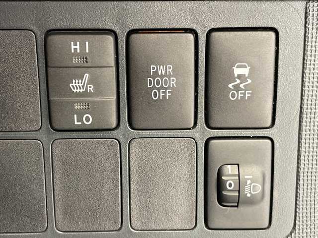 トヨタ ポルテ G 愛知県 2013(平25)年 6.4万km ライトブルーマイカメタリック 純正ナビ/バックカメラ/片側パワースライド/ＥＴＣ/フルセグ/CD DVD/Bluetooth/ステアリングスイッチ/スマートキー/プッシュスタート