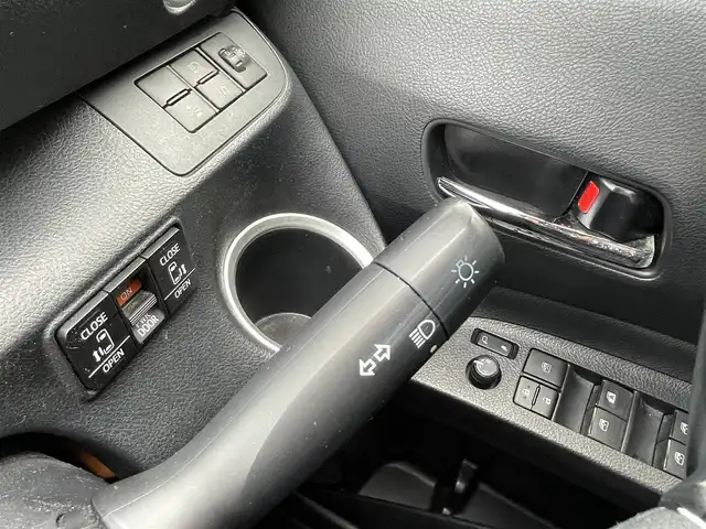 トヨタ シエンタ G 島根県 2017(平29)年 9.7万km ブラックマイカ 登録時走行距離96125km/保証書/取扱説明書/純正ナビ/Bluetooth・TV・FM・AM/HDMI外部入力/両側パワースライドドア/オートマチックハイビーム/純正LEDヘッドライト/レベライザー/ウィンカーミラー/エンジンスターター/ETC