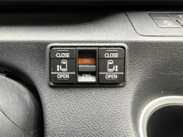 トヨタ シエンタ G 島根県 2017(平29)年 9.7万km ブラックマイカ 登録時走行距離96125km/保証書/取扱説明書/純正ナビ/Bluetooth・TV・FM・AM/HDMI外部入力/両側パワースライドドア/オートマチックハイビーム/純正LEDヘッドライト/レベライザー/ウィンカーミラー/エンジンスターター/ETC