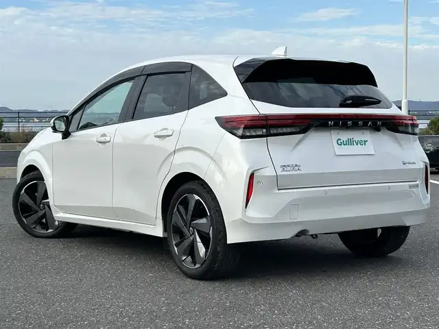 日産 オーラ G 島根県 2022(令4)年 4.8万km ピュアホワイトパール 登録時走行距離47265km/保証書/取説/純正9インチナビ/Bluetooth/フルセグ/radio/SD/HDMI/全周囲カメラ/プッシュスタート/インテリジェントルームミラー/ブラインドスポットモニター/LEDヘッドライト/オートライト/オートマチックハイビーム/フォグライト/スマートキー/スペアキー/純正17インチアルミホイール/ETC