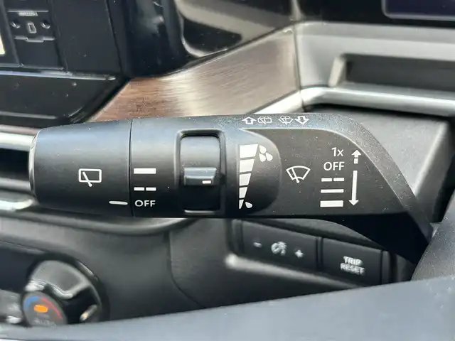 日産 オーラ G 島根県 2022(令4)年 4.8万km ピュアホワイトパール 登録時走行距離47265km/保証書/取説/純正9インチナビ/Bluetooth/フルセグ/radio/SD/HDMI/全周囲カメラ/プッシュスタート/インテリジェントルームミラー/ブラインドスポットモニター/LEDヘッドライト/オートライト/オートマチックハイビーム/フォグライト/スマートキー/スペアキー/純正17インチアルミホイール/ETC