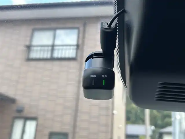 日産 オーラ G 島根県 2022(令4)年 4.8万km ピュアホワイトパール 登録時走行距離47265km/保証書/取説/純正9インチナビ/Bluetooth/フルセグ/radio/SD/HDMI/全周囲カメラ/プッシュスタート/インテリジェントルームミラー/ブラインドスポットモニター/LEDヘッドライト/オートライト/オートマチックハイビーム/フォグライト/スマートキー/スペアキー/純正17インチアルミホイール/ETC